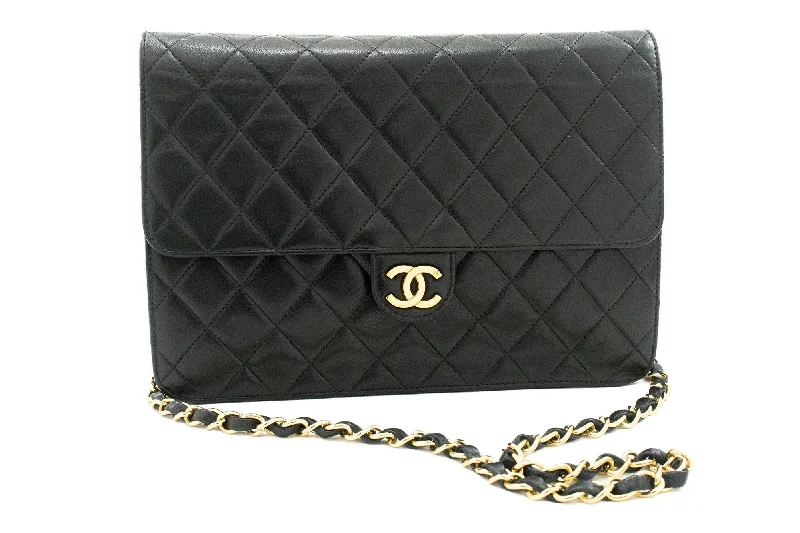 Chanel Medium Tote Bag for Office LadiesCHANEL Chain Shoulder Bag Clutch Black Quilted Flap Lambskin Purse k05