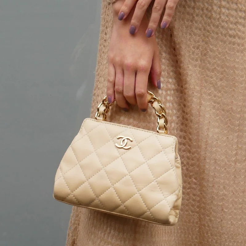 Chanel Lightweight Handbag for Daily ErrandsCHANEL * 2004-2005 Beige Lambskin Quilted Handbag 61720