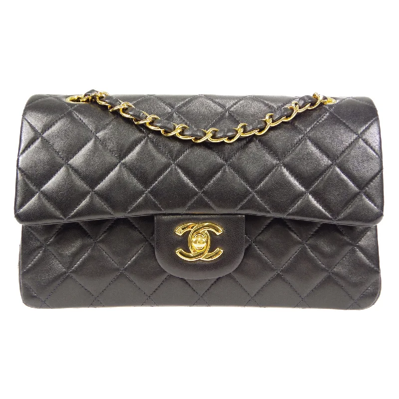 Chanel Lightweight Handbag for Daily ErrandsCHANEL 1997-1999 Classic Double Flap Small Black Lambskin