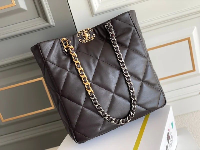 Chanel Black Handbag for Business MeetingsChanel - Luxury Bag - CHL - 580