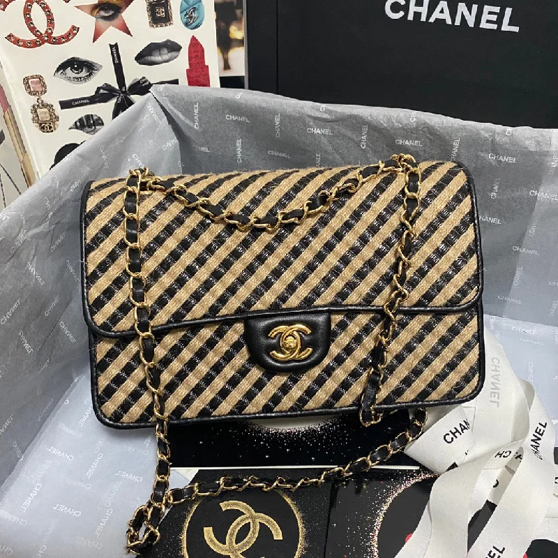 Chanel Handbag with Adjustable Strap for ComfortChanel - Luxury Bag - CHL - 759