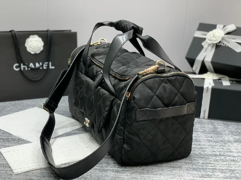 Chanel Chain Strap Handbag for Everyday UseChanel - Luxury Bag - CHL - 385