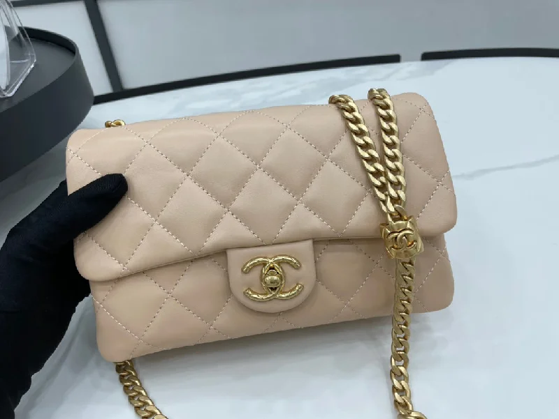 Chanel Chain Strap Handbag for Everyday UseChanel - Luxury Bag - CHL - 627