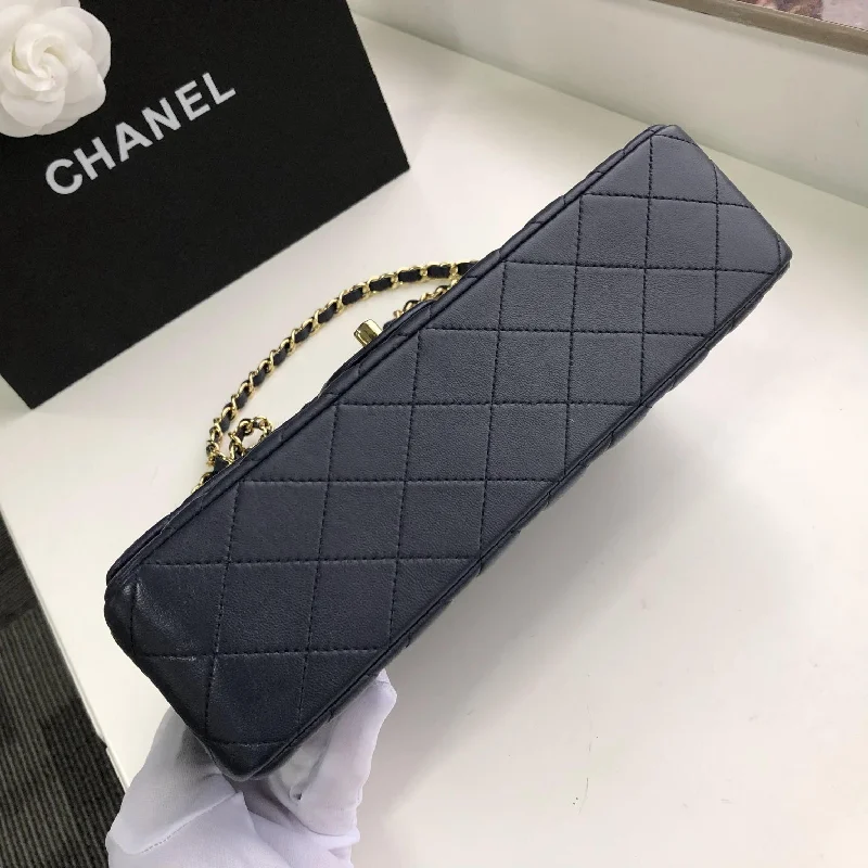 Chanel Handbag with Adjustable Strap for ComfortChanel - Luxury Bag - CHL - 789