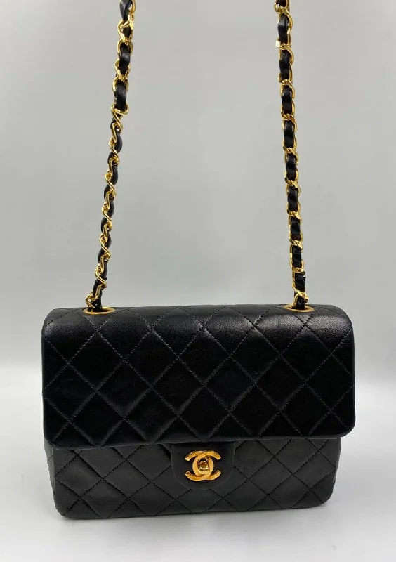 Chanel Lightweight Handbag for Daily ErrandsChanel Classic Flap Small Square Bag