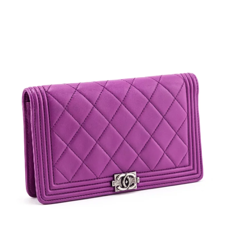 Chanel Small Crossbody Bag for TravelChanel Purple Quilted Lambskin Boy Yen Wallet