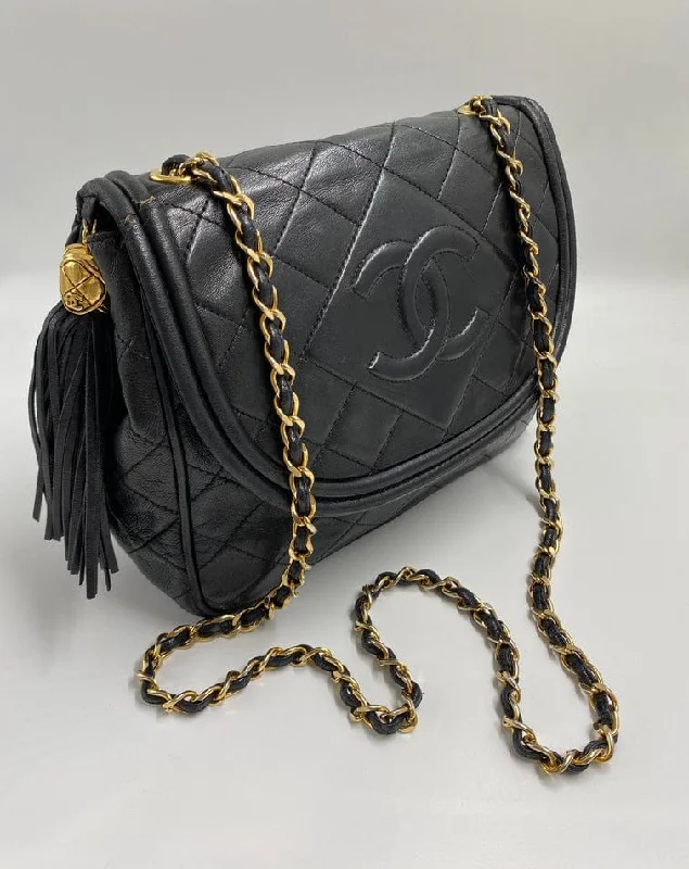 Chanel Chain Strap Handbag for Everyday UseChanel Vintage Crossbody Flap bag