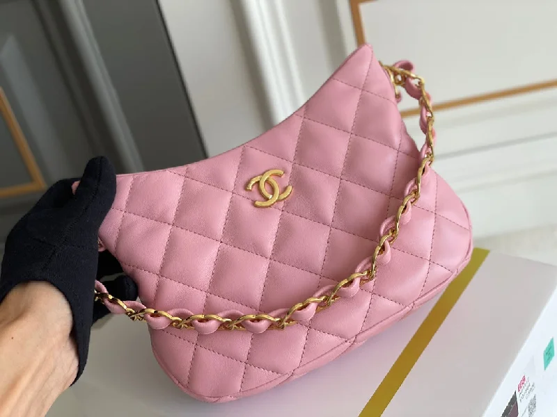 Chanel Quilted Leather Shoulder Bag for FashionistasChanel - Luxury Bag - CHL - 586