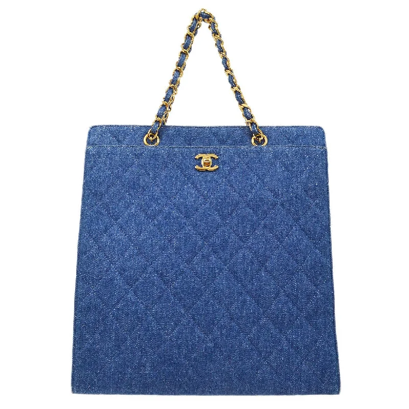 Chanel Luxury Handbag for High - End EventsCHANEL 1997-1999 Indigo Denim Quilted Chain Tote AK31683b