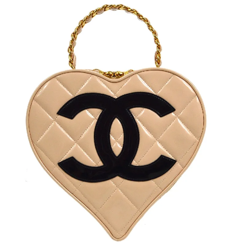 Chanel Designer Handbag with Unique DesignCHANEL Heart Vanity Handbag 21686