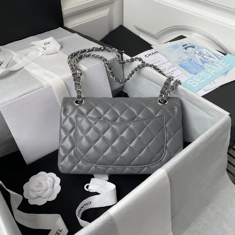 Chanel Black Handbag for Business MeetingsChanel - Luxury Bag - CHL - 414