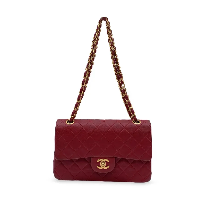 Chanel Lightweight Handbag for Daily ErrandsChanel Vintage Red Quilted Timeless Classic Small 2.55 Bag 23 cm