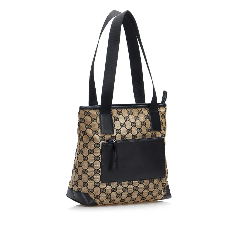 Women Gucci tote bags in GG Supreme canvas for a branded feelGucci GG Canvas Shoulder Bag (SHG-KswJIH)