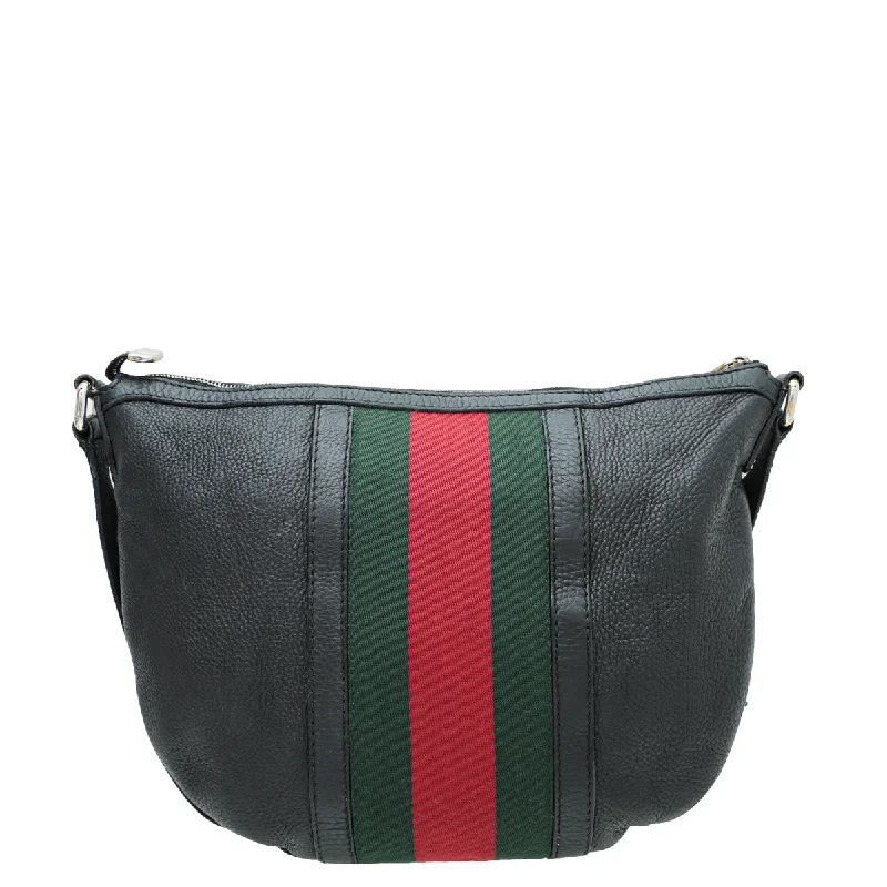 Women Gucci tote bags in GG Supreme canvas for a branded feelGucci Black Vintage Web Crossbody Medium Bag