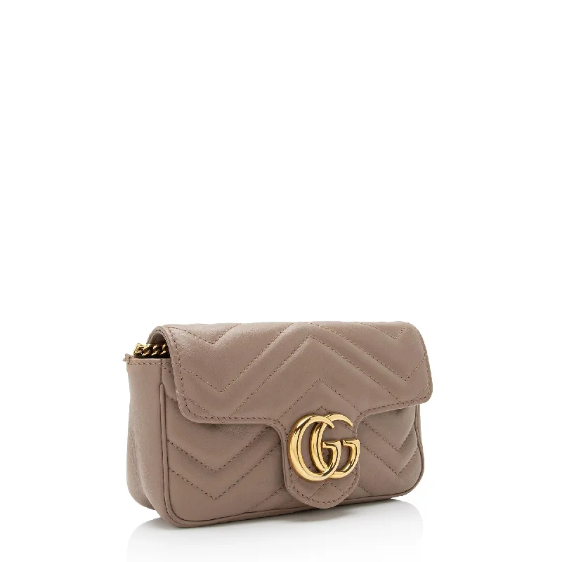 Women Gucci crossbody bags with a keychain holderGucci Matelasse Leather GG Marmont Super Mini Bag (SHF-5Cn5zY)