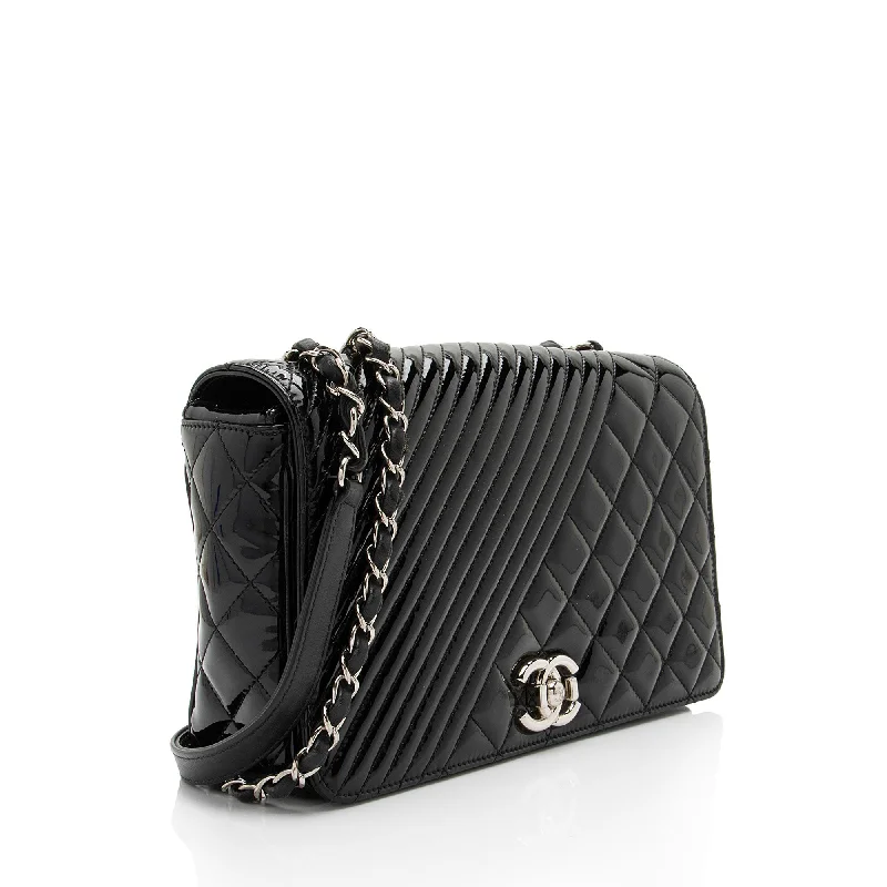 Chanel Designer Handbag with Unique DesignChanel Patent Leather Coco Boy Medium Flap Bag (qtoszA)