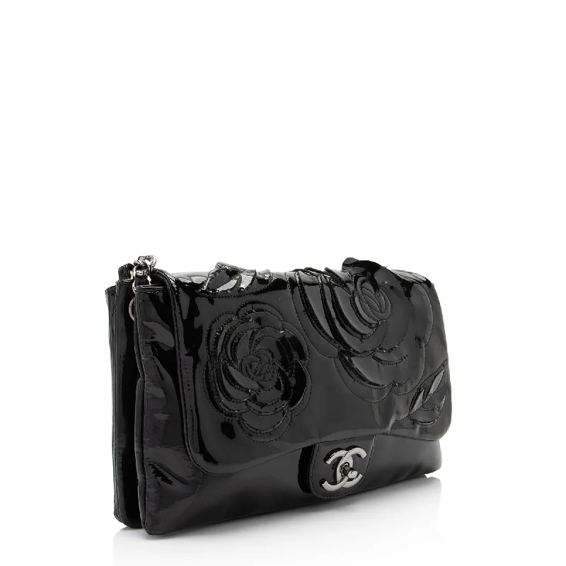 Chanel Lightweight Handbag for Daily ErrandsChanel Patent Leather Tweed Petals Camellia Jumbo Single Flap Bag (ogJ8Wu)