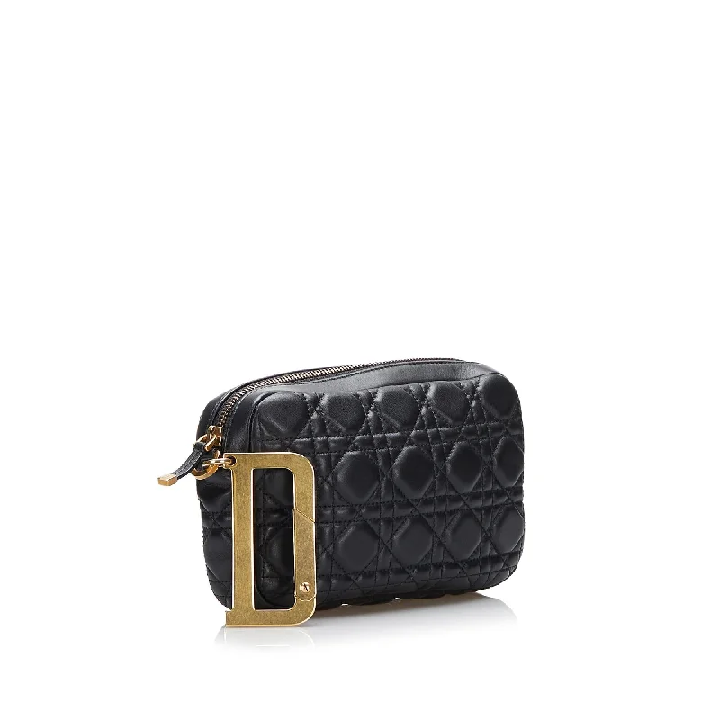 Contemporary Christian Dior handbags with a unique shapeDior Cannage DiorQuake Clutch (ifvFCa)