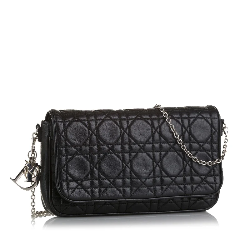 Luxury Christian Dior crossbody bags with a chain - link strapDior Cannage Wallet on Chain (cOZtHd)