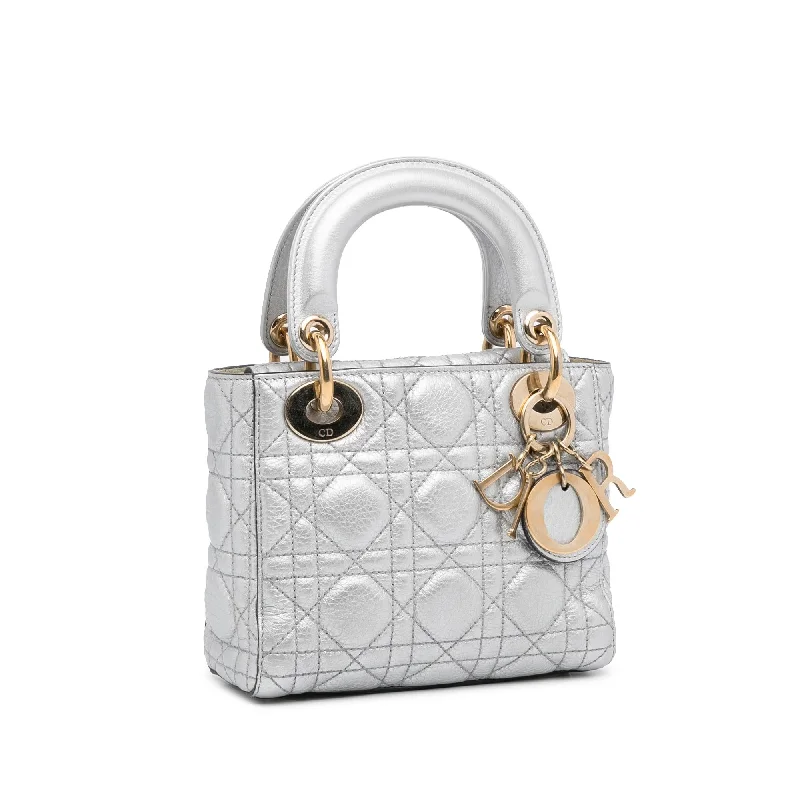 Fashion - forward Christian Dior tote bags for the modern womanDior Mini Cannage Lambskin Lady Dior (MzLTwv)