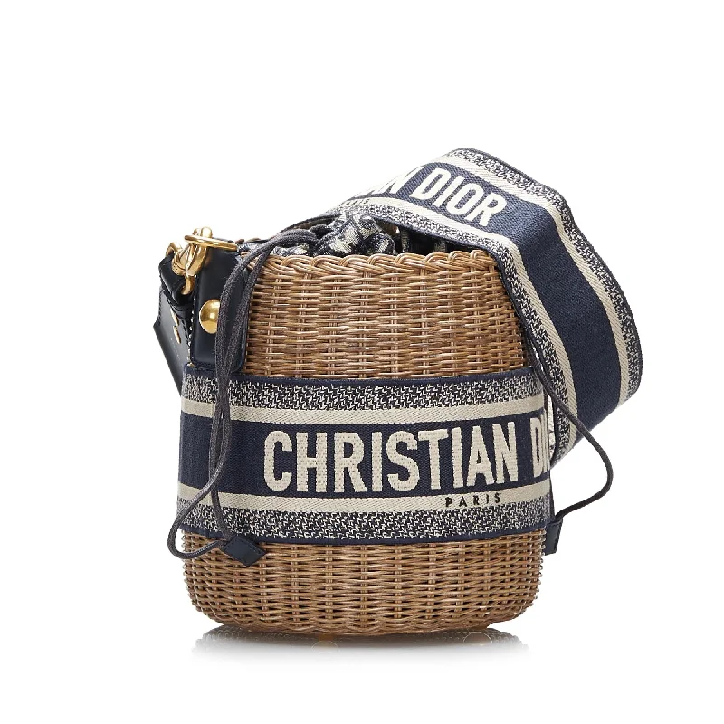 Christian Dior handbags with a removable shoulder strap for versatilityDior Oblique Wicker Bucket Bag (s9eK59)