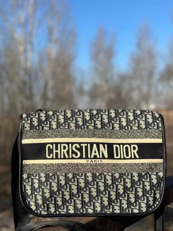 Christian Dior handbags with a detachable mirror for on - the - go touch - upsWF - Dior Bags - 331