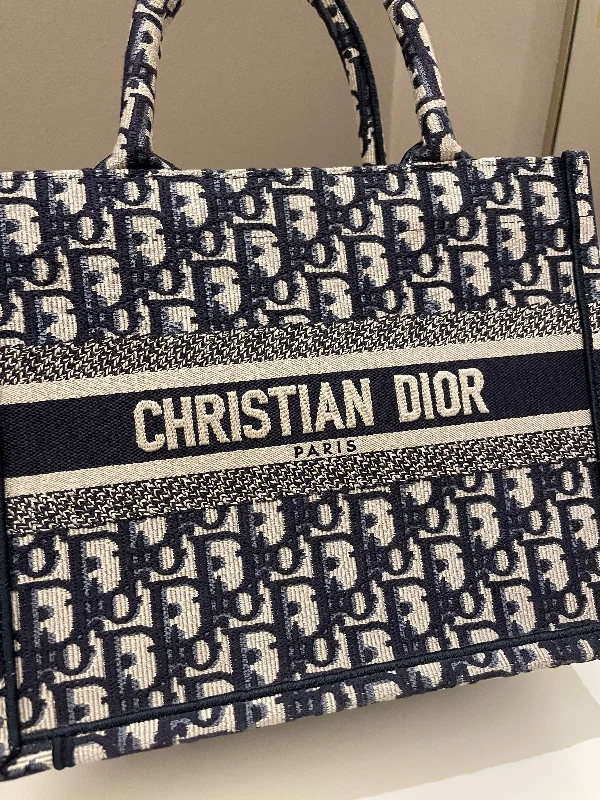 Fashion - forward Christian Dior tote bags for the modern womanDior Book Tote Navy Oblique